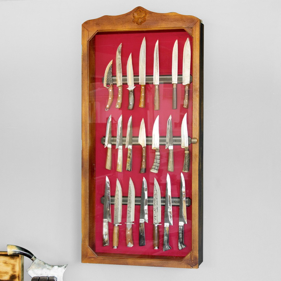 expositor suporte de madeira com imã para coleção de facas rústico iluminação interna