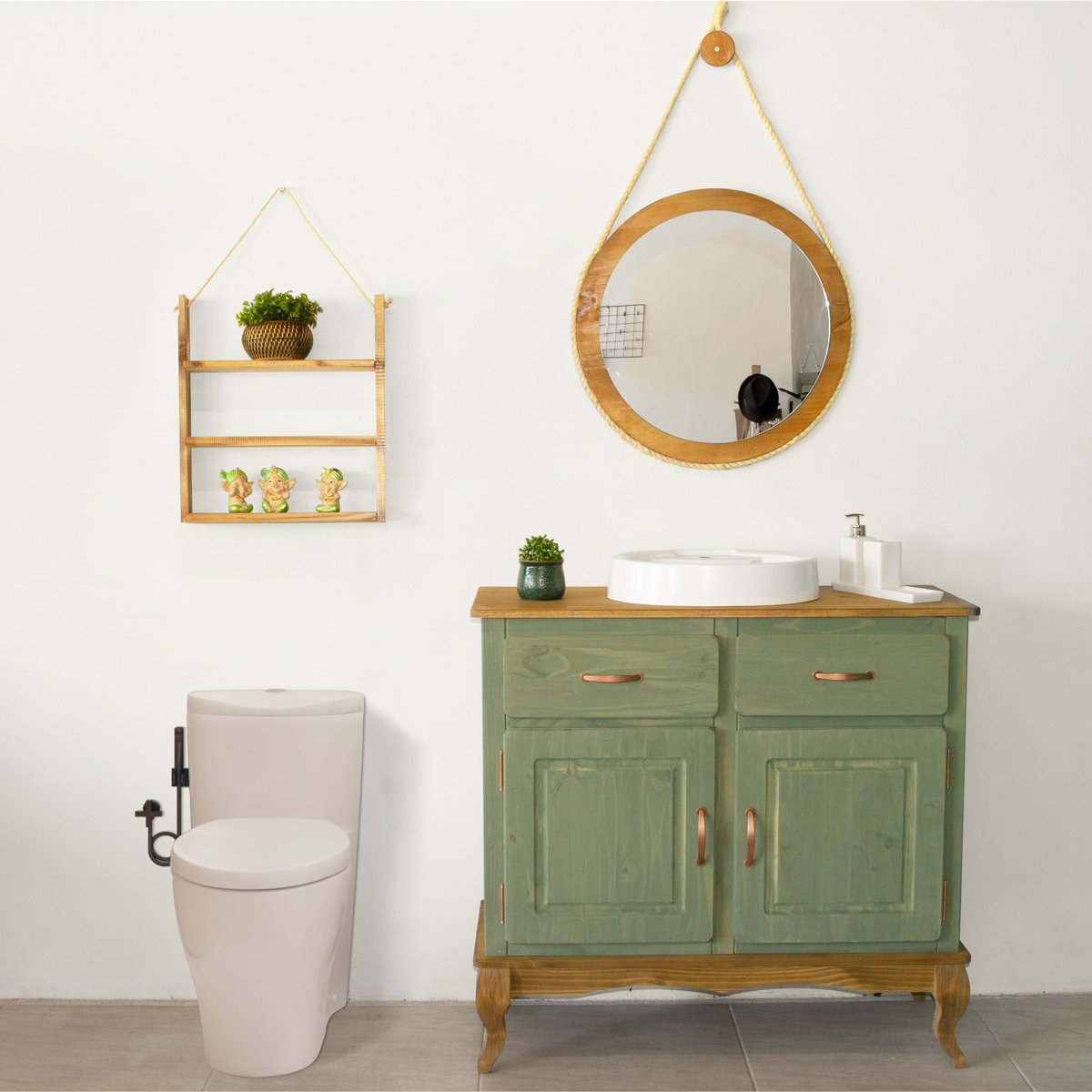 banheiro rustico com balcao em madeira verde kale luis xv 100cm espelho adnet 60cm em madeira com corda de sisal e prateleira de madeira suspensa