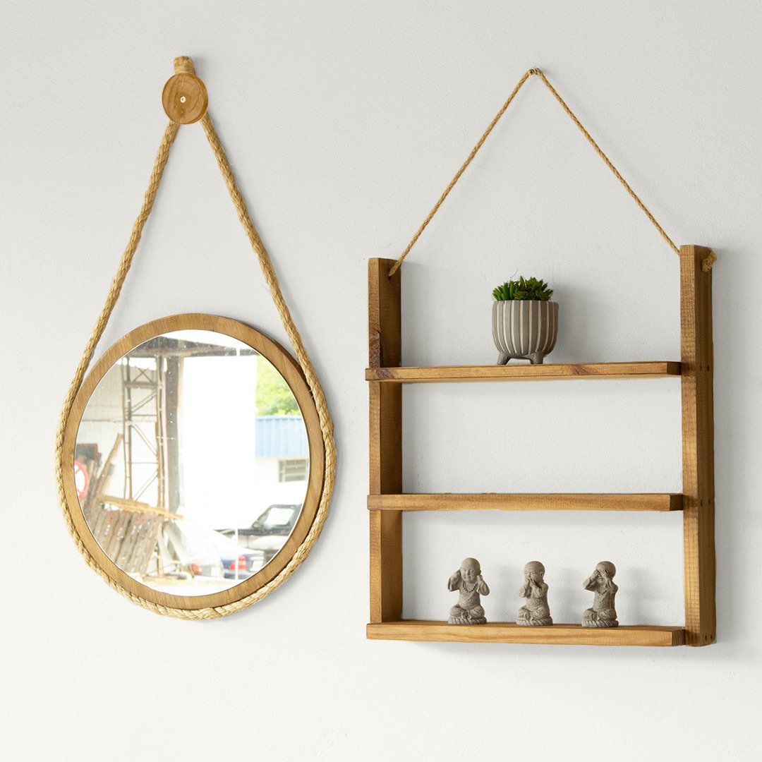 espelho adnet em madeira com corda de sisal e estante de madeira marrom