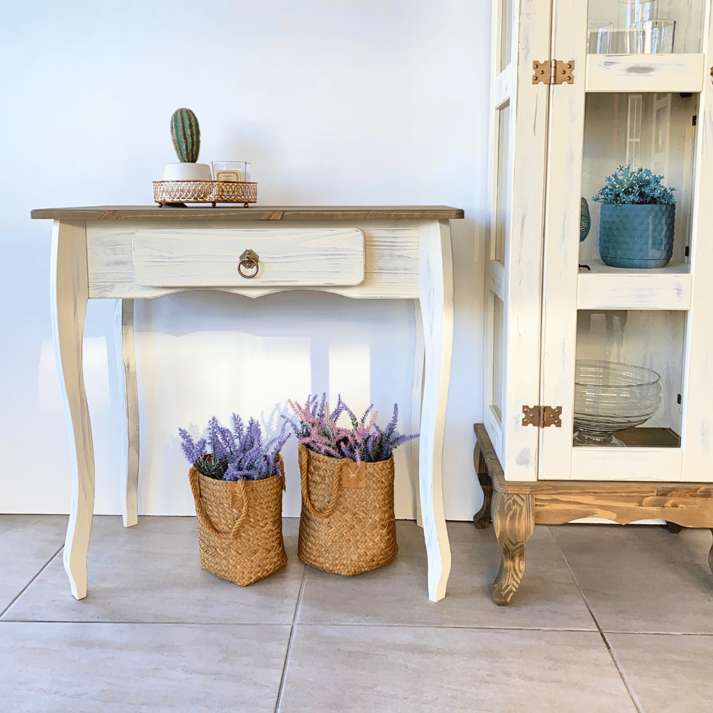 1 kit aparador e cristaleira torre de madeira pes luis xv branco envelhecido e mel 1