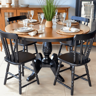 mesa redonda de jantar em madeira 6 lugares e cadeira country preta 1