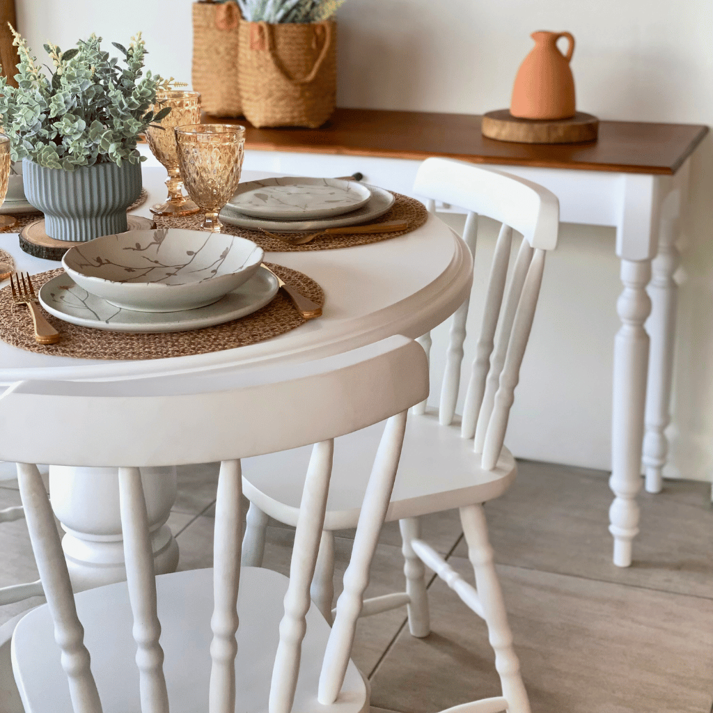 mesa redonda em madeira 100cm toda branca 12